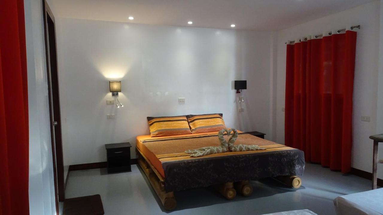 Threshershack Inn Logon Room photo